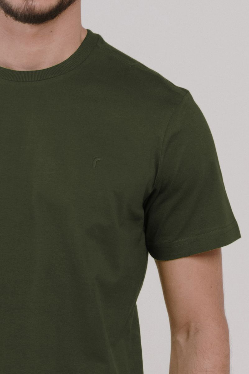 camiseta básica verde militar